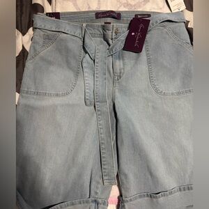 Gloria Vanderbilt Bermuda shorts